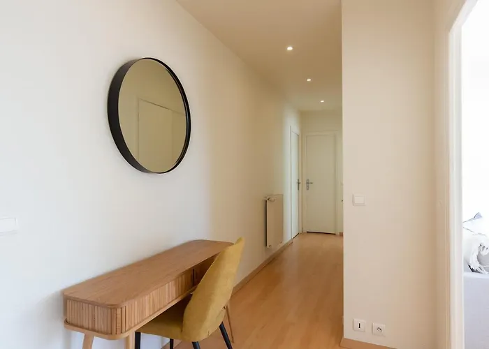 Violet, Bord De Apartman *